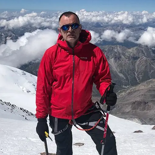 Олег Есипенко