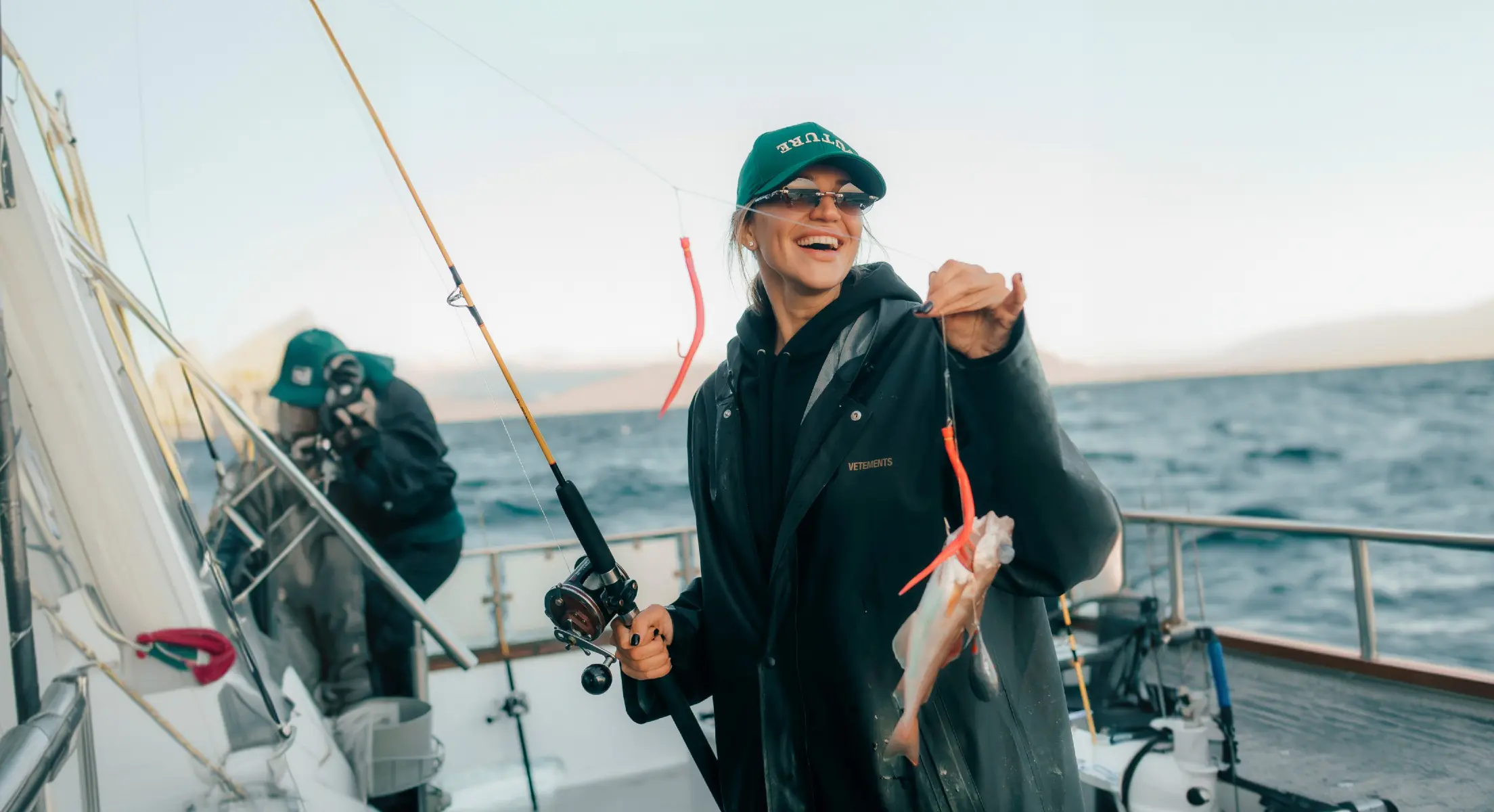 Рыбалка на арктический голец в холодных водах 